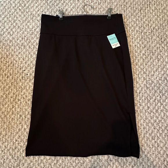 Assets black pencil skirt, 1X - Picture 1 of 2